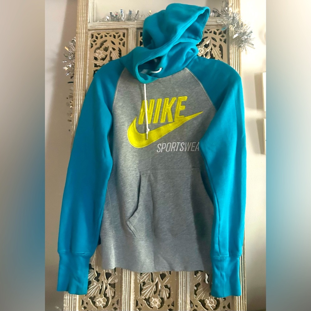 Nike Sportswear French Terry Cloth Embroidered Teal Crewneck Sweatshirt Hoodie